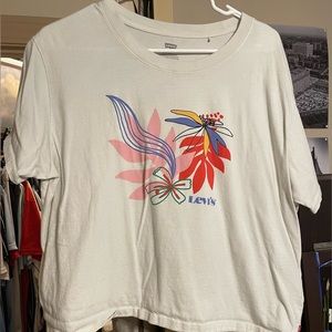 Levi’s cropped floral cartoon print shirt. Size large. NWOT.